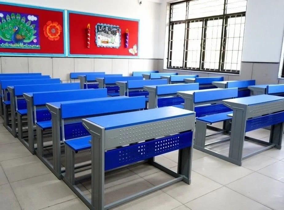 Standard School Classroom Desk Set